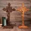 Crucifix en bois 1