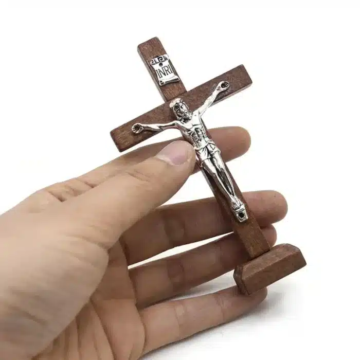 Crucifix en bois 1
