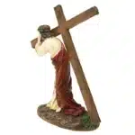 Statue Jesus portant la croix 2